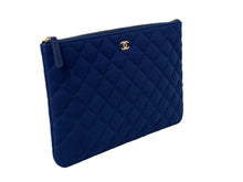 Load image into Gallery viewer, CHANEL シャネル クラッチバッグ 28番台 ココマーク キルティング キャンバス ブルー グリーン ゴールド金具 美品 中古 58900