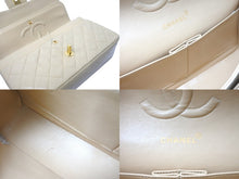 Load image into Gallery viewer, CHANEL シャネル チェーンショルダーバッグ マトラッセ25 ココマーク 3番台 ベージュ ゴールド金具 美品 中古 58915