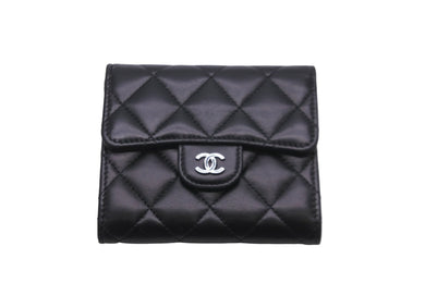 CHANEL シャネル 三つ折り財布 財布 マトラッセ ラムスキン 28番台 ココマーク シルバー金具 美品 中古 58953