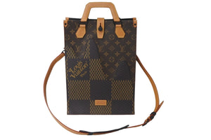 新品同様 LOUIS VUITTON ルイヴィトン × NIGO ニゴー コラボ トートバッグ N40355 モノグラムキャンバス ブラウン 中古 59009