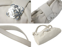Load image into Gallery viewer, LOEWE ロエベ アナグラム レザー ワンショルダーバッグ アイボリー ロゴ ハンドバッグ カバン 鞄 良品 中古 59050