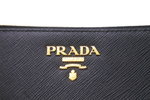 Load image into Gallery viewer, PRADA プラダ コインケース フラグメントケース メタルロゴ サフィアーノ ブラック ゴールド金具 美品 中古 59059