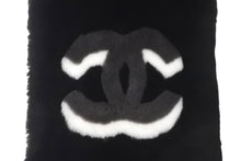 Load image into Gallery viewer, 新品未使用 CHANEL シャネル マフラー AA7074 シアリング カシミヤ ムートン ファー ブラック ダークグレー ホワイト 59082