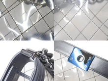 Load image into Gallery viewer, CHANEL シャネル ショルダーバッグ ボーイシャネル A92098 グレー ビニール 19番台 ビンテージシルバー金具 美品 中古 59115