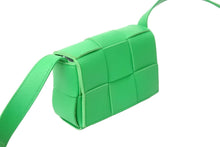 Load image into Gallery viewer, 極美品 BOTTEGAVENETA ボッテガヴェネタ ショルダーバッグ マキシイントレチャート カセット ミニ 666688 中古 59124