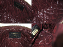 Load image into Gallery viewer, CHANEL シャネル ポーチ コスメポーチ 化粧ポーチ マトラッセ キャビアスキン 21番台 A69259 ゴールド金具 美品 中古 59138