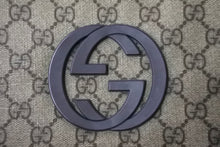 Load image into Gallery viewer, GUCCI グッチ クラッチバッグ PCケース タブレットケース GGスプリーム GG柄 総柄 493075 ブラウン 美品 中古 59139