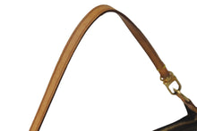 Load image into Gallery viewer, LOUIS VUITTON ルイヴィトン アクセサリーポーチ ポシェットアクセソワール モノグラム M51980 ブラウン 美品 中古 59142