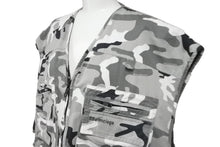 Load image into Gallery viewer, 新品同様 BALENCIAGA バレンシアガ ベスト 681459 カモフラージュプリント カーゴポケット コットン ブラック グレー 46 中古 59200