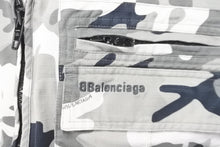 Load image into Gallery viewer, 新品同様 BALENCIAGA バレンシアガ ベスト 681459 カモフラージュプリント カーゴポケット コットン ブラック グレー 46 中古 59200