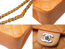 Load image into Gallery viewer, 極美品 CHANEL シャネル ショルダーバッグ マトラッセ25 ダブルフラップ チェーン 11番台 オレンジ パンチングレザー 中古 59214