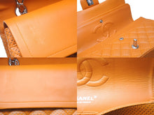 Load image into Gallery viewer, 極美品 CHANEL シャネル ショルダーバッグ マトラッセ25 ダブルフラップ チェーン 11番台 オレンジ パンチングレザー 中古 59214