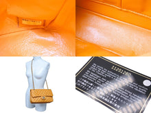 Load image into Gallery viewer, 極美品 CHANEL シャネル ショルダーバッグ マトラッセ25 ダブルフラップ チェーン 11番台 オレンジ パンチングレザー 中古 59214