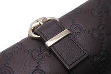 Load image into Gallery viewer, GUCCI グッチ ウォッチケース GG柄 レザー ブラウン ゴールド金具 ベルト開閉 良品 中古 59240