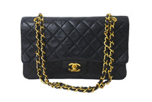 Load image into Gallery viewer, CHANEL シャネル マトラッセ 25 ショルダーバッグ ダブルフラップ 1番台 ラムスキン ブラック ゴールド 美品 中古 59289
