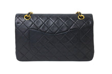 Load image into Gallery viewer, CHANEL シャネル マトラッセ 25 ショルダーバッグ ダブルフラップ 1番台 ラムスキン ブラック ゴールド 美品 中古 59289