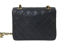 Load image into Gallery viewer, CHANEL シャネル チェーンショルダーバッグ ミニマトラッセ20 5番台 ラムスキン ブラック ゴールド 美品 中古 59304