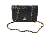 Load image into Gallery viewer, 極美品 CHANEL シャネル チェーンショルダーバッグ ダイアナマトラッセ22 3番台 ラムスキン ブラック ゴールド金具 中古 59311