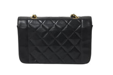 Load image into Gallery viewer, 極美品 CHANEL シャネル チェーンショルダーバッグ ダイアナマトラッセ22 3番台 ラムスキン ブラック ゴールド金具 中古 59311