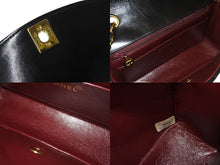 Load image into Gallery viewer, 極美品 CHANEL シャネル チェーンショルダーバッグ ダイアナマトラッセ22 3番台 ラムスキン ブラック ゴールド金具 中古 59311