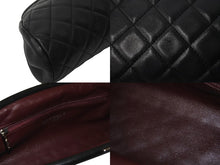 Load image into Gallery viewer, CHANEL シャネル マトラッセ がま口 クラッチバッグ ポーチ 10番台 ブラック ラムスキン シルバー金具 美品 中古 59317