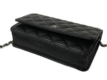 Load image into Gallery viewer, CHANEL シャネル ショルダーバッグ チェーン ウォレット マトラッセ ココマーク 22番台 ブラック ラムスキン シルバー金具 美品 中古 59320