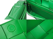 Load image into Gallery viewer, 極美品 BOTTEGAVENETA ボッテガヴェネタ ショルダーバッグ マキシ イントレチャート ブラッシュドレザー カセット 中古 59360