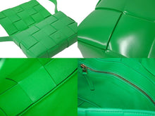 Load image into Gallery viewer, 新品同様 BOTTEGAVENETA ボッテガヴェネタ ショルダーバッグ マキシ イントレチャート ブラッシュドレザー カセット 中古 59362