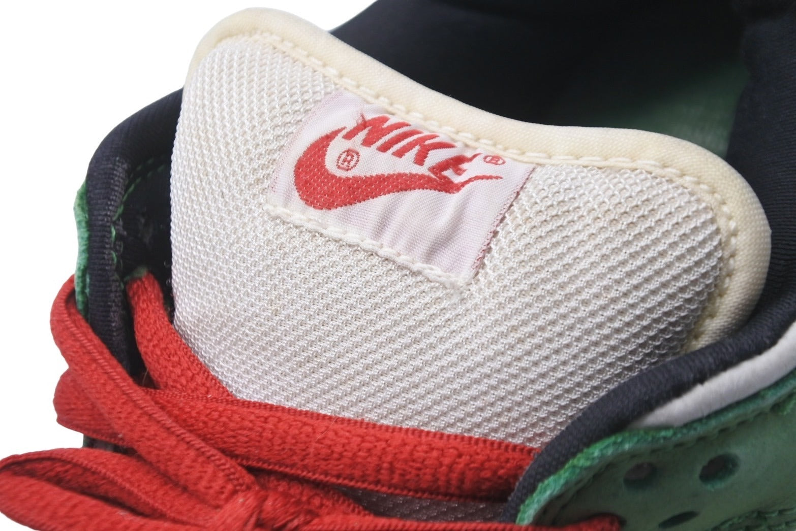 NIKE ナイキ スニーカー DUNK LOW PRO SB HEINEKEN ダンク ロー NIKE ナイキ スニーカー DUNK LOW PRO SB HEINEKEN ダンク ロー
