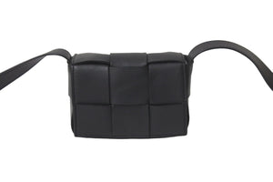 極美品 BOTTEGAVENETA ボッテガヴェネタ ショルダーバッグ マキシイントレチャート カセット ミニ ブラック 666688 中古 59395