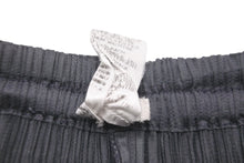 Load image into Gallery viewer, ISSEY MIYAKE イッセイミヤケ テーパードパンツ ウエストゴム 両サイドポケット ポリエステル チャコールグレー 3 美品 中古 59438