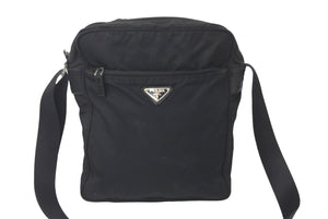 PRADA プラダショルダーバッグ ナイロン レザー NERO ブラック ロゴプレート 三角ロゴ B7370 中古 59449 