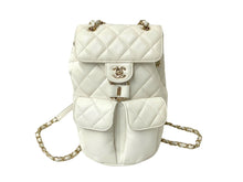 Load image into Gallery viewer, 極美品 CHANEL シャネル リュック バックパック マトラッセ キャビアスキン AS3290 ホワイト ランダム番号 ゴールド金具 中古 59460