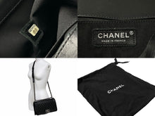 Load image into Gallery viewer, CHANEL シャネル ショルダーバッグ ボーイシャネル 23番台 ブラック ラムスキン ヴィンテージシルバー金具 美品 中古 59465
