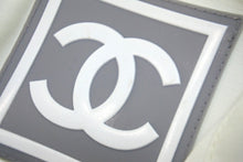 Load image into Gallery viewer, CHANEL シャネル スポーツライン ココマーク ニットキャップ ボンボン 裏起毛 ホワイト ピンク サイズM 美品 中古 59475