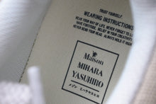 Load image into Gallery viewer, 新品未使用 Maison MIHARA YASUHIRO メゾンミハラヤスヒロ パーカー オーバーダイ スニーカー 24ss 37サイズ a12fw713 中古 59483