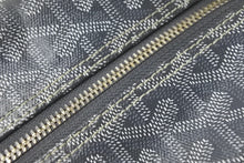 Load image into Gallery viewer, GOYARD ゴヤール BOEING25 ボーイング25 ポーチ クラッチバッグ セカンドバッグ PVC グレー 美品 中古 59500