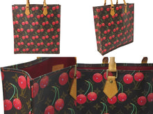 Load image into Gallery viewer, LOUIS VUITTON ルイ ヴィトン トートバッグ 村上隆 M95010 サックプラ モノグラムチェリー PVC 2005年 ブラウン 美品 中古 59510