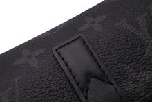 Load image into Gallery viewer, LOUIS VUITTON ルイヴィトン 時計ケース M43385 エテュイ・3 モントル ブラック モノグラムエクリプス 美品 中古 59525