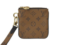 Load image into Gallery viewer, 極美品 LOUIS VUITTON ルイヴィトン モノグラム リバース ポシェットトリオ ポーチ 一部分 M68756 ブラウン ロゴ 中古 59526