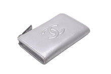 Load image into Gallery viewer, 極美品 CHANEL シャネル レザー コインケース 22番台 シルバー ココマーク ロゴ 小物 チェーン シルバー金具 中古 59537