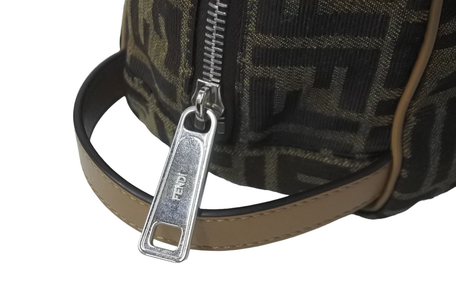 FENDI フェンディ セカンドバッグ ポーチ ハンドバッグ ズッカ柄