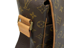 Load image into Gallery viewer, LOUIS VUITTON ルイヴィトン ショルダーバッグ メッセンジャー アベス M45257 モノグラム キャリーケース対応 美品 中古 59552