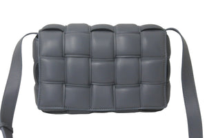 新品同様 BOTTEGAVENETA ボッテガヴェネタ ショルダーバッグ パデッドカセット イントレチャート 591970VCQR19782 中古 59596