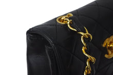 Load image into Gallery viewer, CHANEL シャネル チェーンショルダーバッグ ミニミニマトラッセ 14cm 1番台 ラムスキン ブラック ゴールド金具 美品 中古 59600