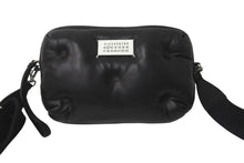 Load image into Gallery viewer, Maison Margiela メゾンマルジェラ グラムスラム ショルダーバッグ ブラック SB1WB0002 カレンダータグ ロゴ 良品 中古 59602