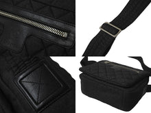 Load image into Gallery viewer, 極美品 CHANEL シャネル ショルダーバッグ コココクーン ココマーク 14番台 ブラック デニム シルバー金具 中古 59619
