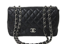 Load image into Gallery viewer, CHANEL シャネル ショルダーバッグ チェーン マトラッセ 30 12番台 ココマーク ブラック ラムスキン シルバー金具 美品 中古 59628