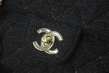 Load image into Gallery viewer, CHANEL シャネル ショルダーバッグ ミニマトラッセ 10番台 ウール シングルフラップ ブラック ゴールド金具 美品 中古 59632
