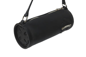 新品未使用 CHROME HEARTS クロムハーツ 筒型バッグ スクロールラベル ミニセメタリークロスパッチ スクロールラベルリング ブラック レザー シルバー925 中古 59645